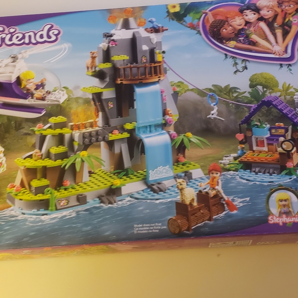 Lego - Picture 2 of 5